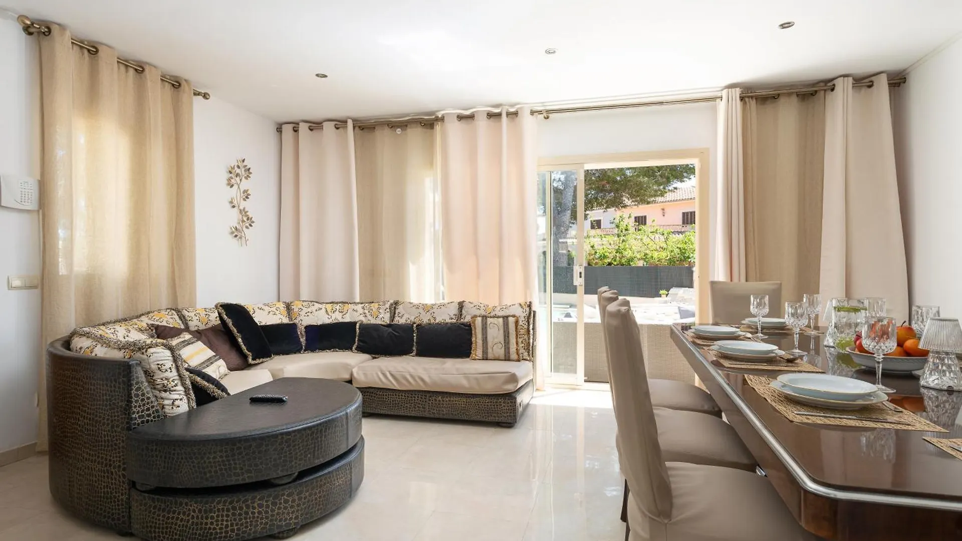 Villa Hilary Playa de Muro  Holiday home